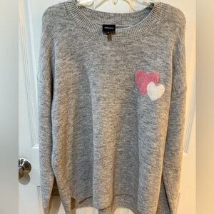 Wallpapher Gray and Pink Crewneck Sweater with Heart Detail Valentine’s day